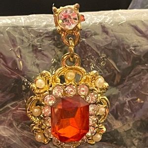 🔺🔻📣Ruby red and pearl Earnings. ♦️♥️